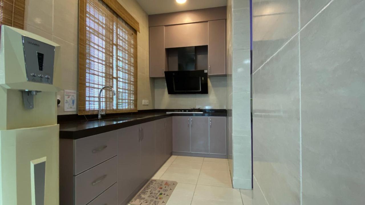Simfoni Families Suite Kuah Esterno foto