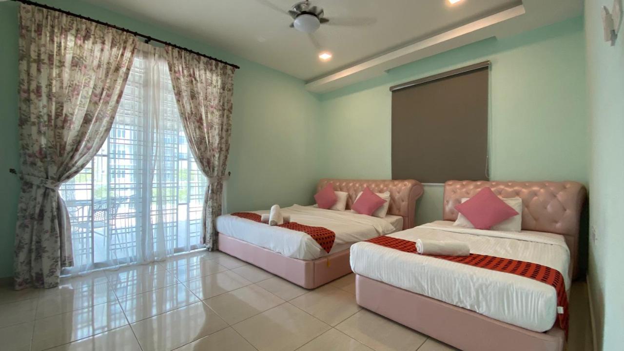 Simfoni Families Suite Kuah Esterno foto